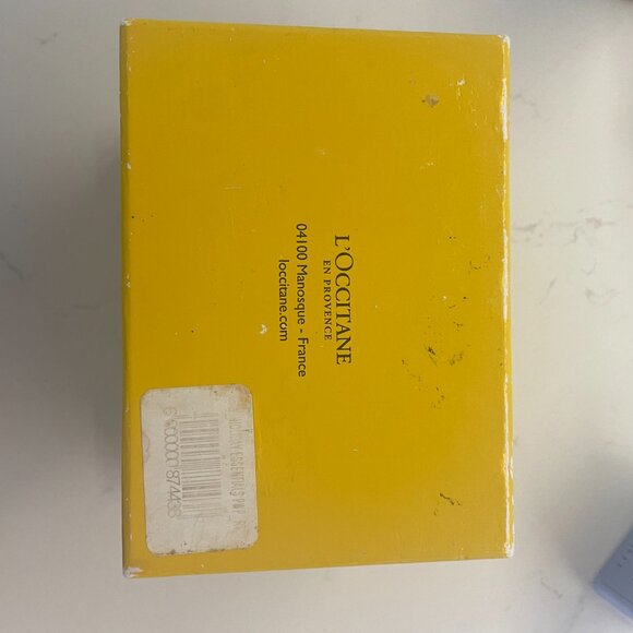 L'Occitane Yellow Holiday Gift Set with Travel Size‎ Toiletries, NWT - Picture 9 of 10